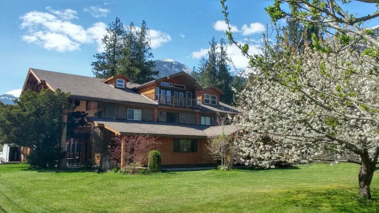 Bella Coola Mountain Lodge Hagensborg Exteriér fotografie